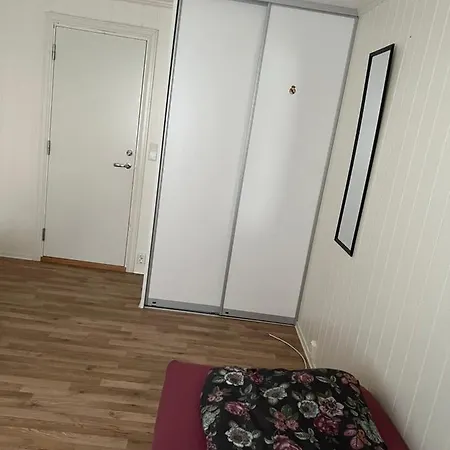 Bedroom In City Centre, No Shower Available *
